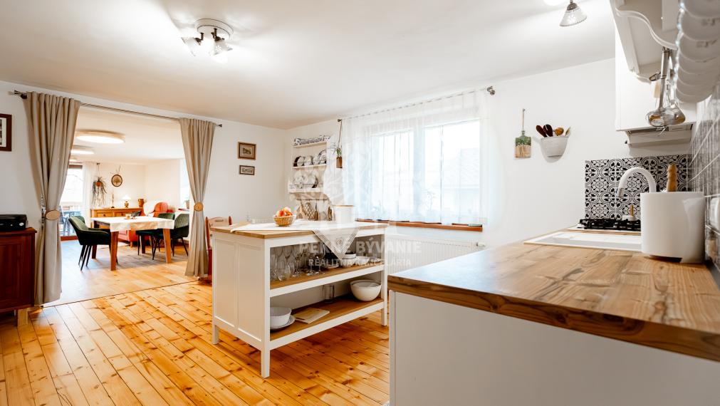 ZNÍŽENÁ CENA: Moderné komfortné bývanie v obci Polomka