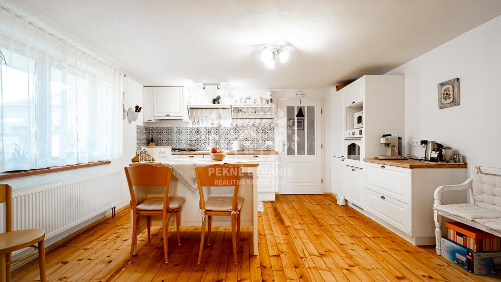 ZNÍŽENÁ CENA: Moderné komfortné bývanie v obci Polomka