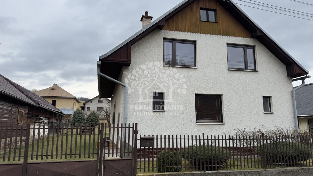 -PREDAJ- dvojpodlažný rodinný dom Čierny Balog – časť Dobroč