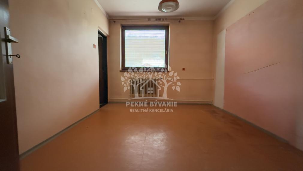 -PREDAJ- dvojpodlažný rodinný dom Čierny Balog – časť Dobroč