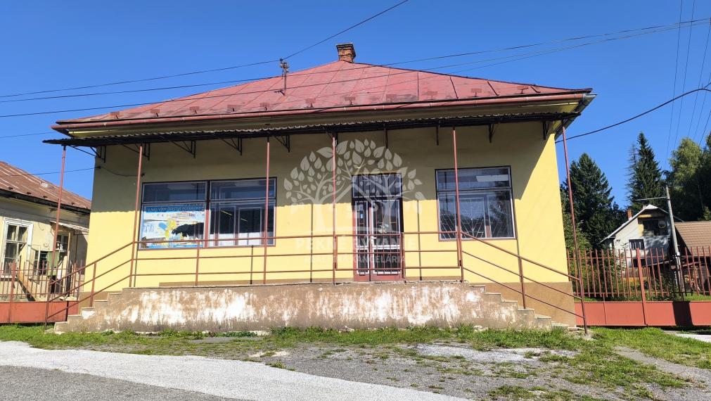 AKTUALIZÁCIA CENY! VÝHODNÁ INVESTÍCIA: ZAUJÍMAVÁ NEHNUTEĽNOSŤ VHODNÁ NA MNOHO VYUŽITÍ!! KRÁSNA ROVINATÁ SLNEČNÁ ZÁHRADA, TRI GARÁŽE, PRI PLYTKOM POTOČIKU