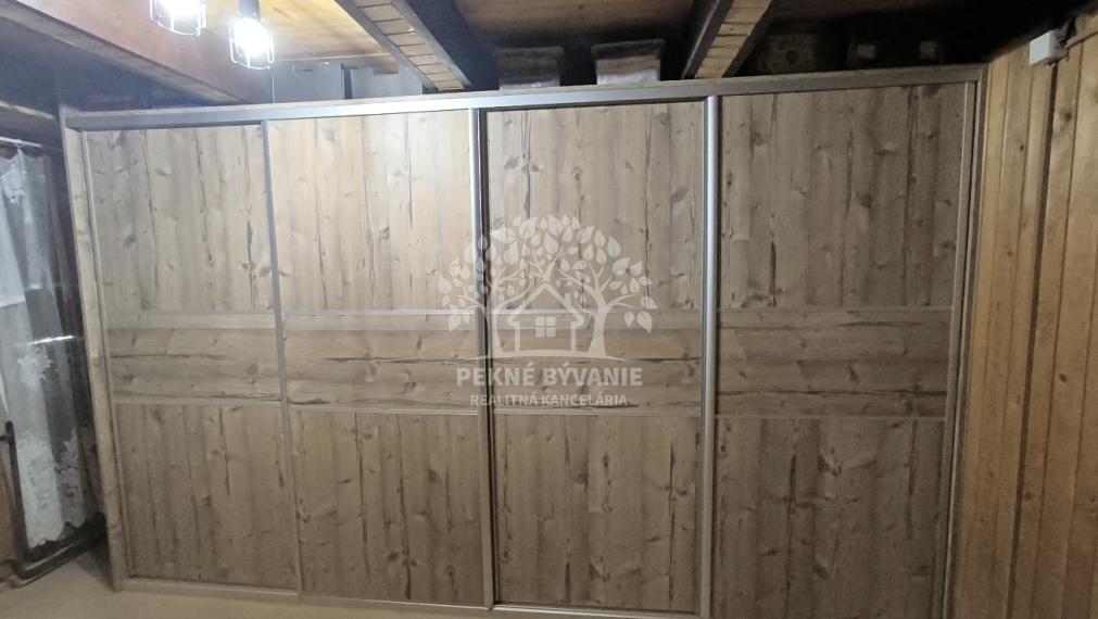 KOMPLETNE ZREKONŠTRUOVANÁ ZARIADENÁ CHATA NA LV RD JARABÁ PRI POTOČIKU