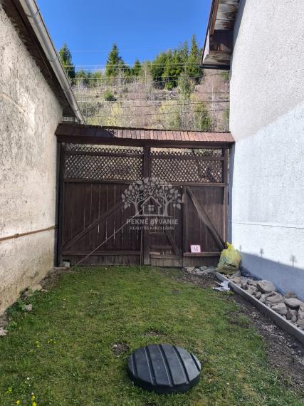 NA PREDAJ - RODINNÝ DOM PO ČIASTOČNEJ REKONŠTRUKCII POHORELÁ