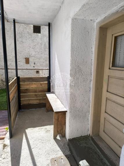 NA PREDAJ - RODINNÝ DOM PO ČIASTOČNEJ REKONŠTRUKCII POHORELÁ