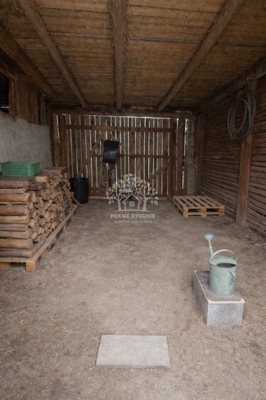 NA PREDAJ - RODINNÝ DOM PO ČIASTOČNEJ REKONŠTRUKCII POHORELÁ