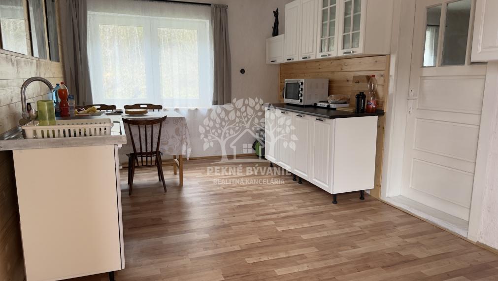 NA PREDAJ - RODINNÝ DOM PO ČIASTOČNEJ REKONŠTRUKCII POHORELÁ