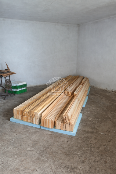 NA PREDAJ - RODINNÝ DOM PO ČIASTOČNEJ REKONŠTRUKCII POHORELÁ