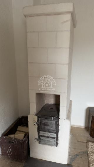 NA PREDAJ - RODINNÝ DOM PO ČIASTOČNEJ REKONŠTRUKCII POHORELÁ