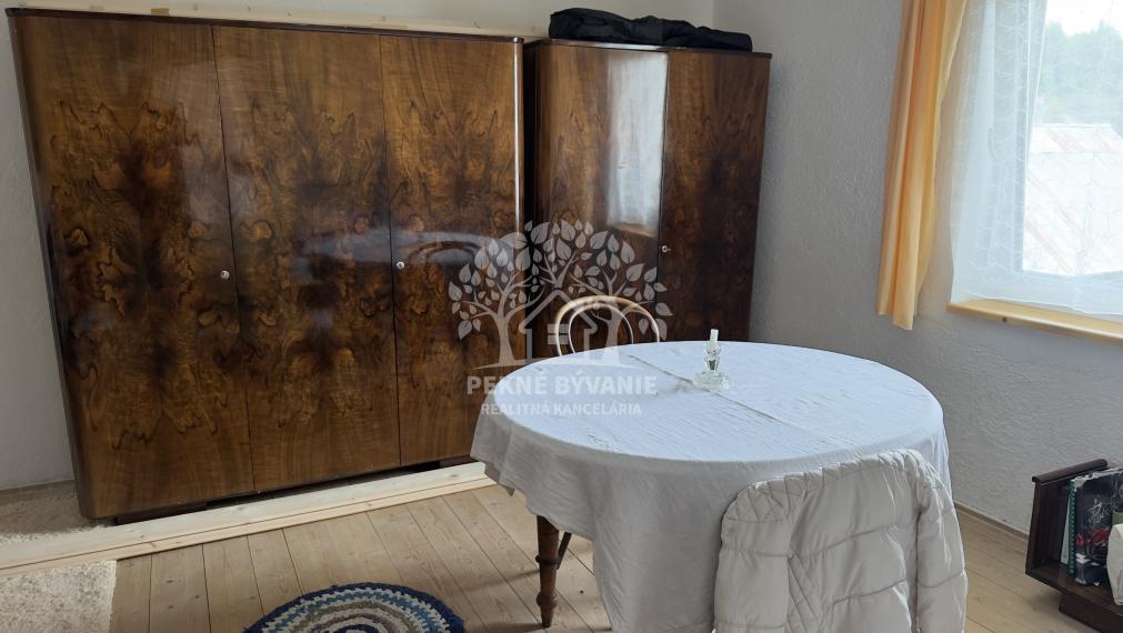 NA PREDAJ - RODINNÝ DOM PO ČIASTOČNEJ REKONŠTRUKCII POHORELÁ