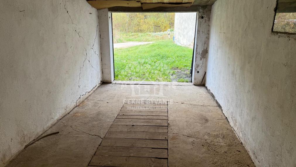 Na predaj udržiavaná murovaná garáž v Brezne,aj s výhodou