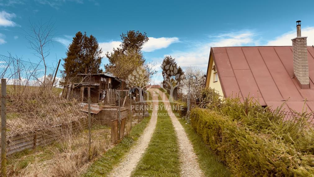 --NA PREDAJ-- záhradná chatka Padličkovo Brezno