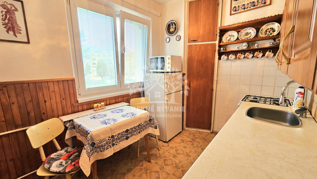 PREDAJ: 3i byt 64m2 v srdci Hriňovej + garáž