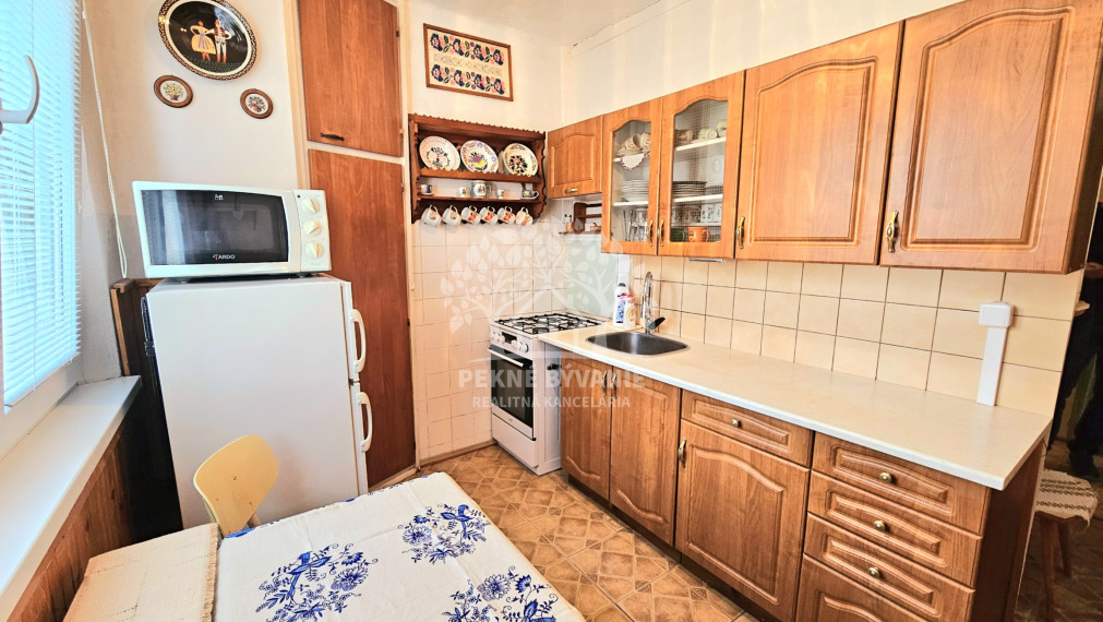 PREDAJ: 3i byt 64m2 v srdci Hriňovej + garáž