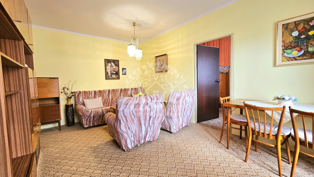 PREDAJ: 3i byt 64m2 v srdci Hriňovej + garáž