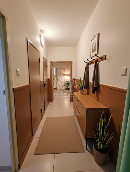 PREDAJ: 3i byt 64m2 v srdci Hriňovej + garáž