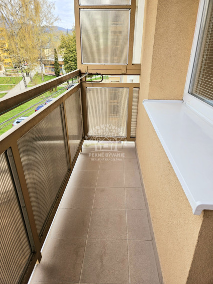 PREDAJ: 3i byt 64m2 v srdci Hriňovej + garáž