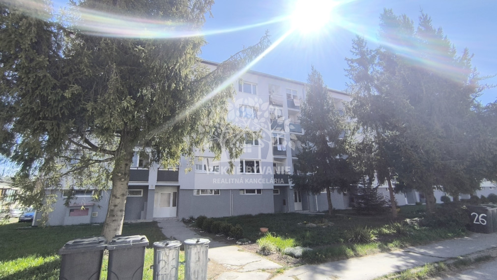 REZERVOVANÉ🍀KOMPLETNE ZREKONŠTRUOVANÝ ZARIADENÝ 3 IZB. BYT VHODNÝ AJ AKO VÍKENDOVÝ ALEBO INVESTIČNÝ HOREHRONIE