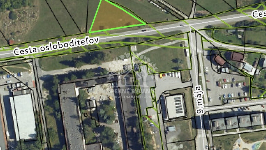 Na predaj stavebný,rovinatý a slnečný pozemok Brezno-Mazorníkovo