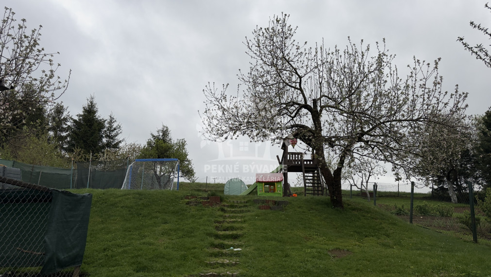 ==NA PREDAJ== rodinný dom Čierny Balog časť Dobroč