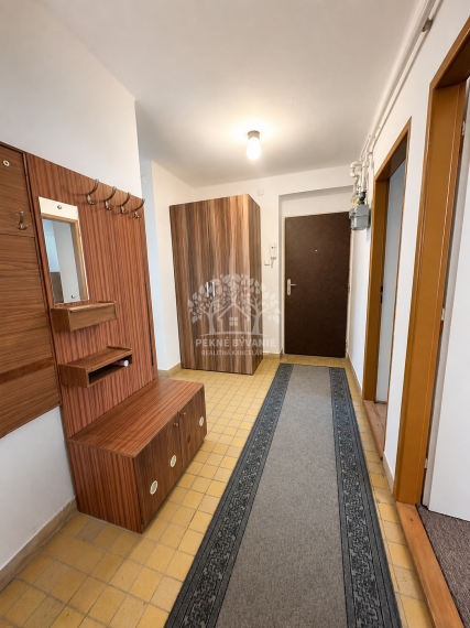 Nový 2 izbový byt v centre mesta + špajza