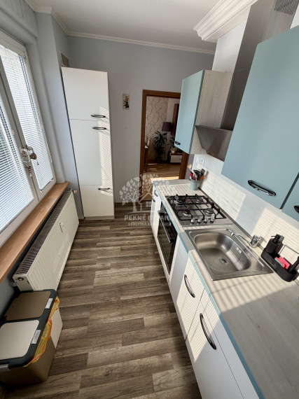NEPREHLIADNITE-na predaj 4 izbový byt v top lokalite centra Brezna s veľkorysou výmerou 104m2!
