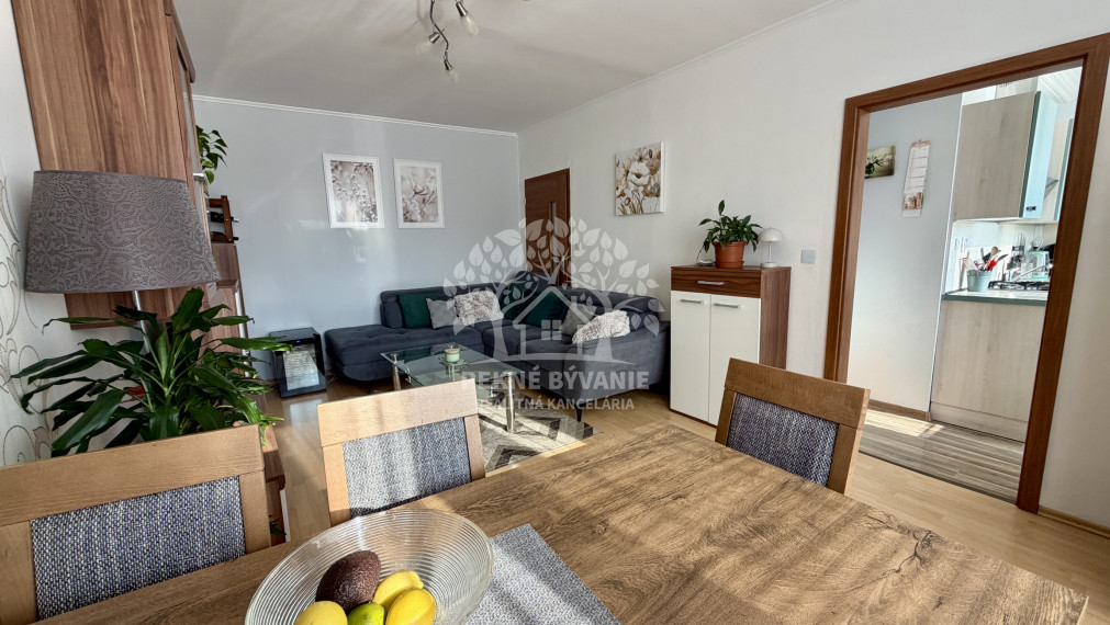 NEPREHLIADNITE-na predaj 4 izbový byt v top lokalite centra Brezna s veľkorysou výmerou 104m2!