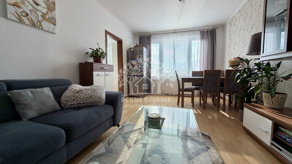 NEPREHLIADNITE-na predaj 4 izbový byt v top lokalite centra Brezna s veľkorysou výmerou 104m2!