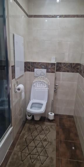 Na prenájom- 1 izbový útulný a zrekonštruovaný byt so zariadením a balkónom v centre Brezna