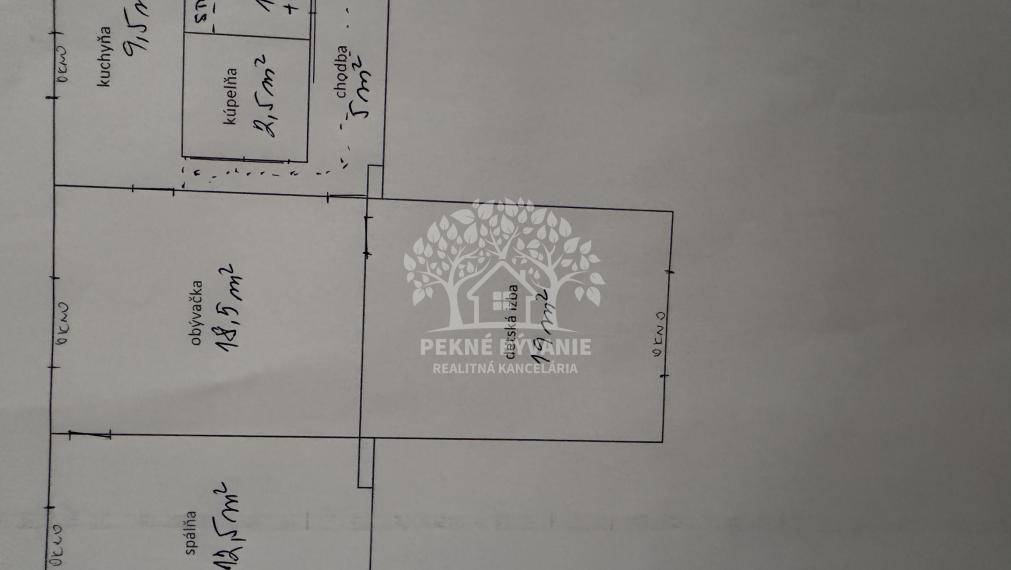 V centre Brezna ponúkame na predaj 3 izbový byt, 2 pivnice,veľa zelene
