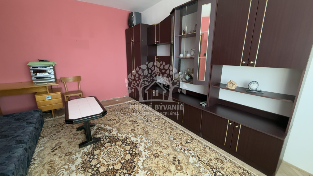 =NA PREDAJ= Slnečný 2-izbový byt s výťahom v Hriňovej–56 m²