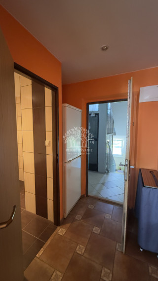 =NA PREDAJ= Slnečný 2-izbový byt s výťahom v Hriňovej–56 m²