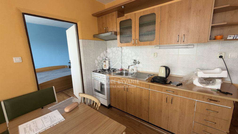 =NA PREDAJ= Slnečný 2-izbový byt s výťahom v Hriňovej–56 m²