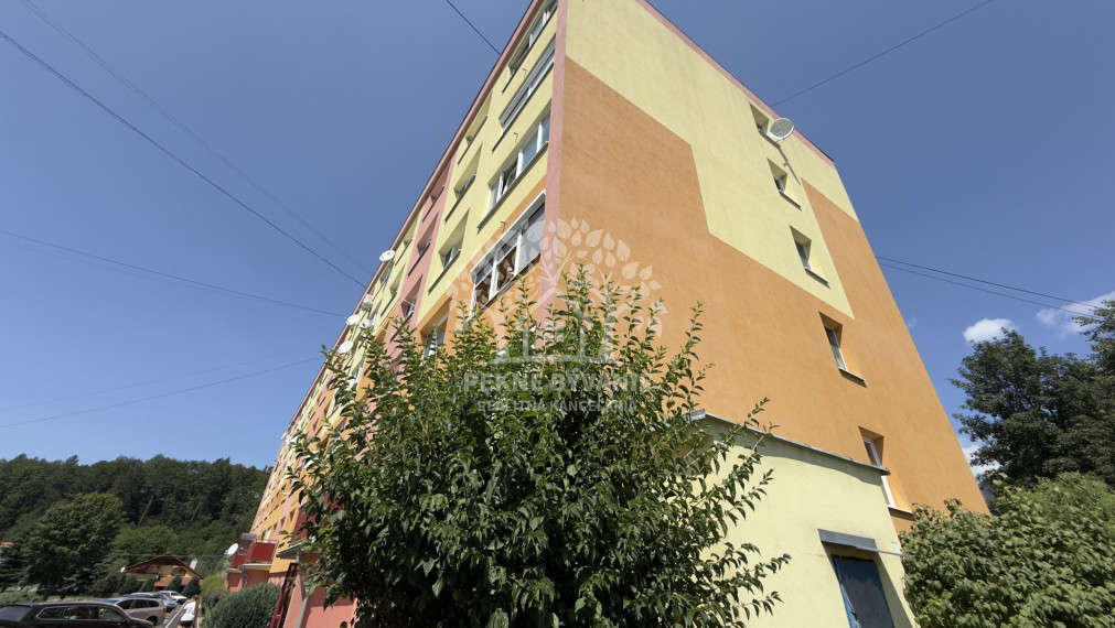 =NA PREDAJ= Slnečný 2-izbový byt s výťahom v Hriňovej–56 m²