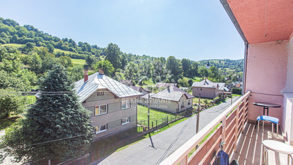 Krásne bývanie - 3i byt s altánkom a veľkou záhradou 318 m2