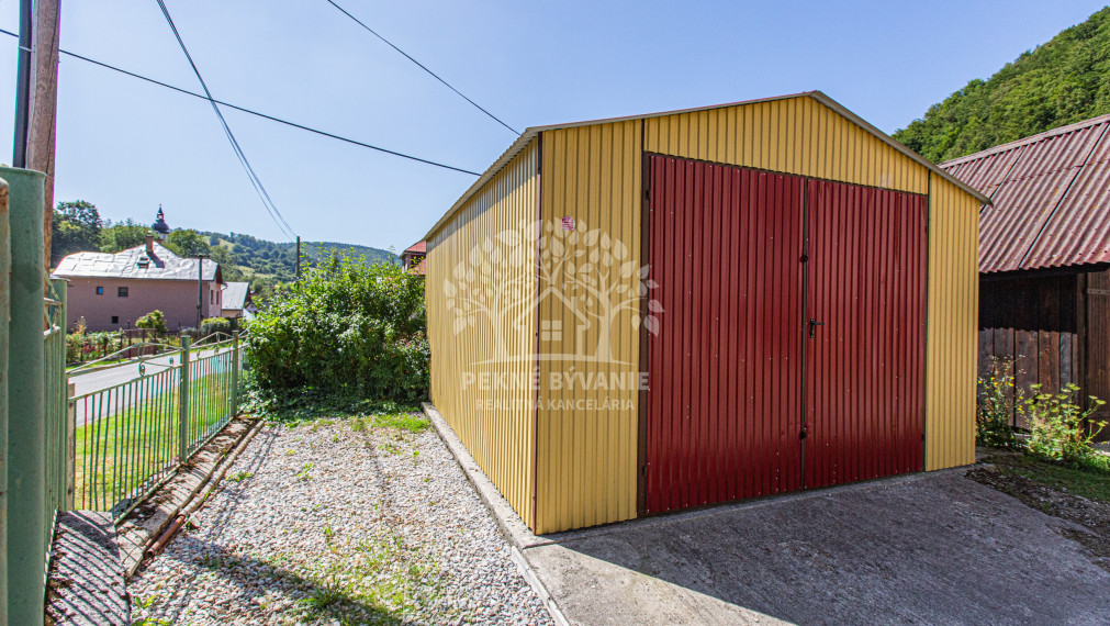 Krásne bývanie - 3i byt s altánkom a veľkou záhradou 318 m2