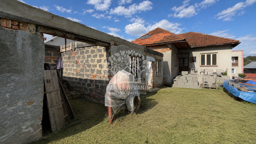 =NA PREDAJ= RODINNÝ DOM V PÔVODNOM STAVE BACÚCH - HOREHRONIE