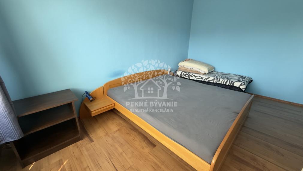 =NA PREDAJ= Slnečný 2-izbový byt s výťahom v Hriňovej–56 m²