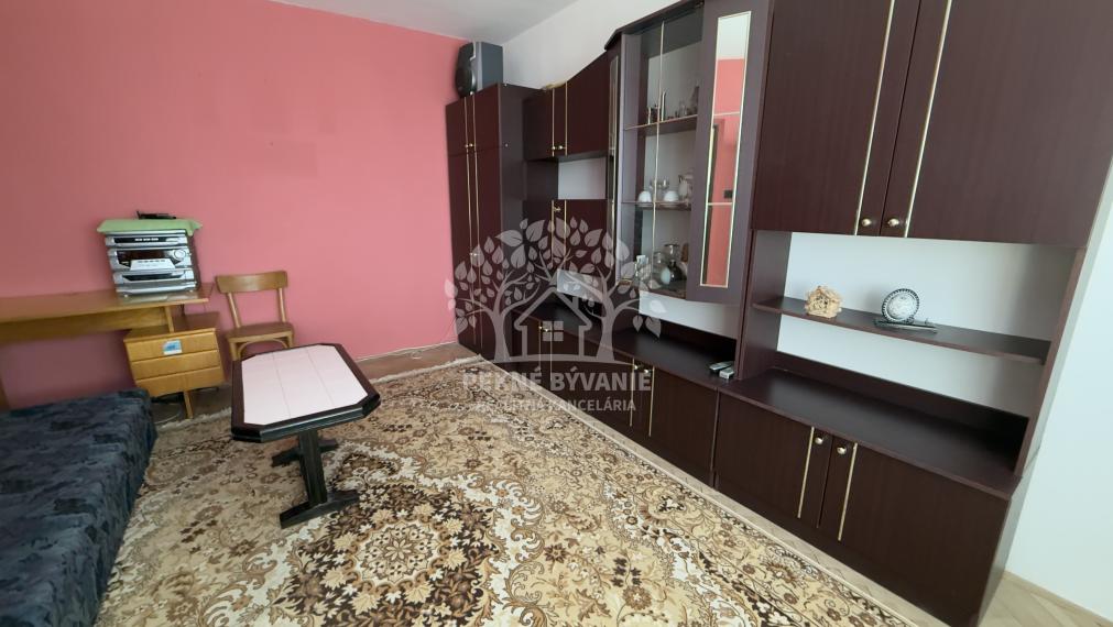 =NA PREDAJ= Slnečný 2-izbový byt s výťahom v Hriňovej–56 m²