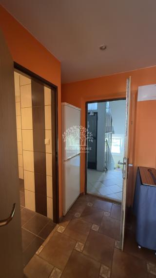 =NA PREDAJ= Slnečný 2-izbový byt s výťahom v Hriňovej–56 m²