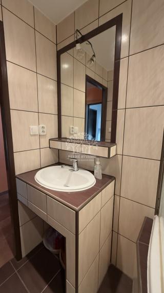 =NA PREDAJ= Slnečný 2-izbový byt s výťahom v Hriňovej–56 m²