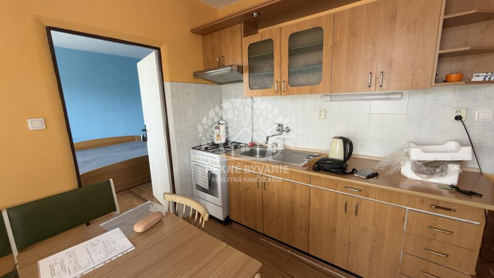 =NA PREDAJ= Slnečný 2-izbový byt s výťahom v Hriňovej–56 m²