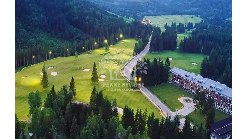 NA PREDAJ: Slnečný pozemok 1000 m² pár minút od Krpáčova