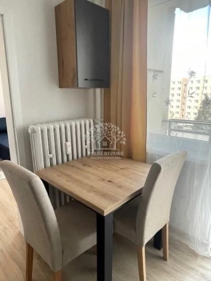 Na prenájom 1 izbový krásne a novo zrekonštruovaný byt s balkónom Brezno - Mazorníkovo