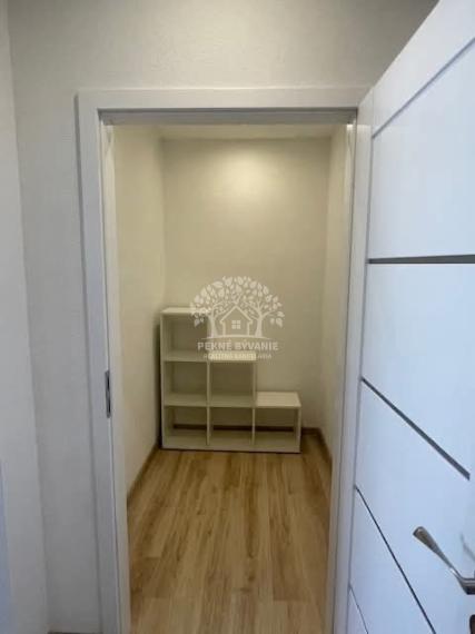 Na prenájom 1 izbový krásne a novo zrekonštruovaný byt s balkónom Brezno - Mazorníkovo