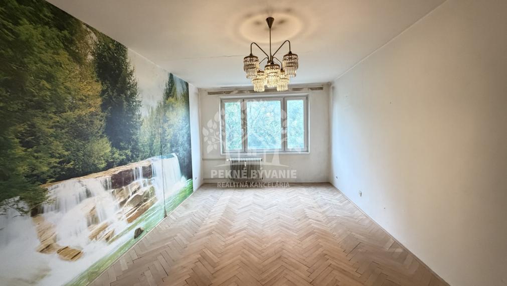 AKTULIZÁCIA CENY! VEĽKÝ PRESVETLENÝ 2,5 IZBOVÝ BYT 64,62 M2 IDEÁLNE 5.POSCHODIE TOP LOKALITA DR.CLEMENTISA BREZNO