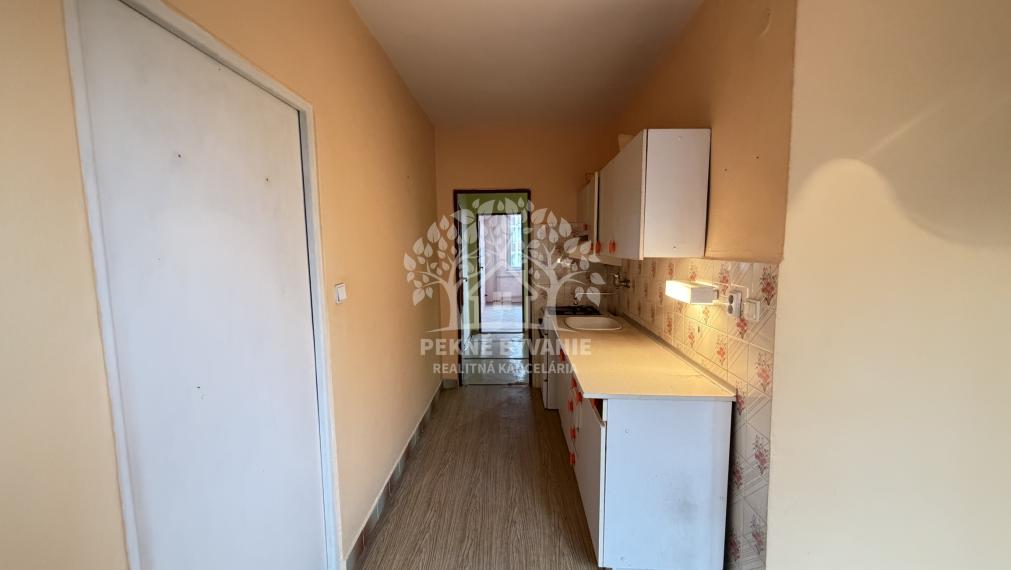 AKTULIZÁCIA CENY! VEĽKÝ PRESVETLENÝ 2,5 IZBOVÝ BYT 64,62 M2 IDEÁLNE 5.POSCHODIE TOP LOKALITA DR.CLEMENTISA BREZNO