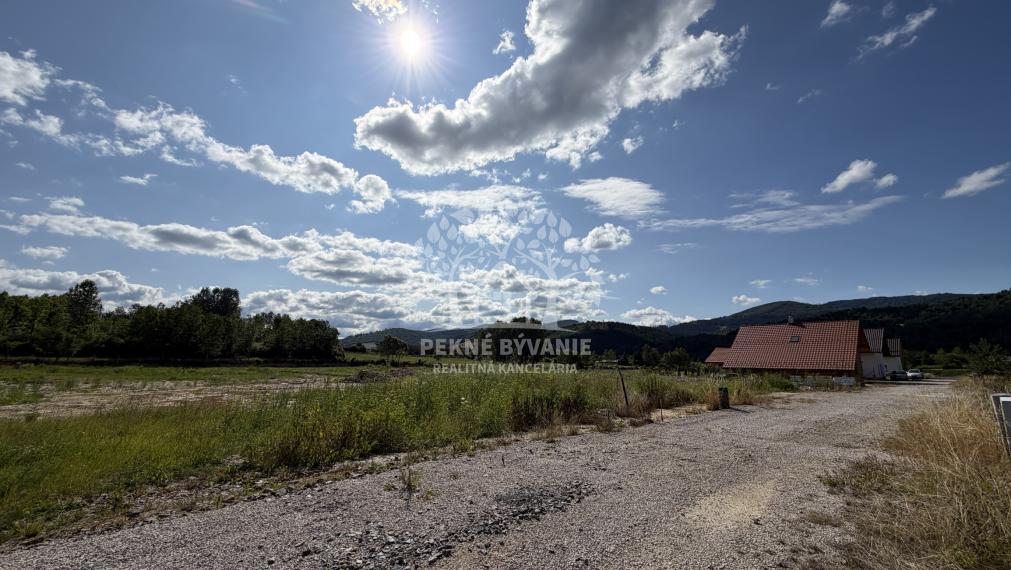 AKTUALIZÁCIA CENY!! POKOJ TICHO JAZERO LYŽIARSKY VLEK NÁDHERNÉ VÝHĽADY POZEMOK - PREDAJ 731 M2 POLOMKA HOREHRONIE