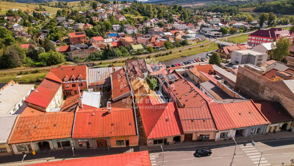 Polyfunkčný objekt s herňou, bowlingom a budúcim ubytovaním