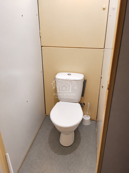 SLNEČNÝ 3-IZBOVÝ BYT S LOGGIOU | BREZNO  70 m²