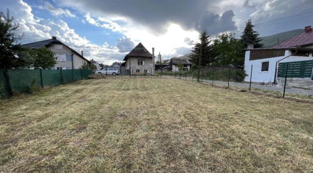 Ponúkame prenájom pekného slnečného pozemku v obci Bacúch